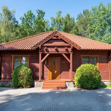 Дом отдыха Comfortable With A Fireplace Боболин